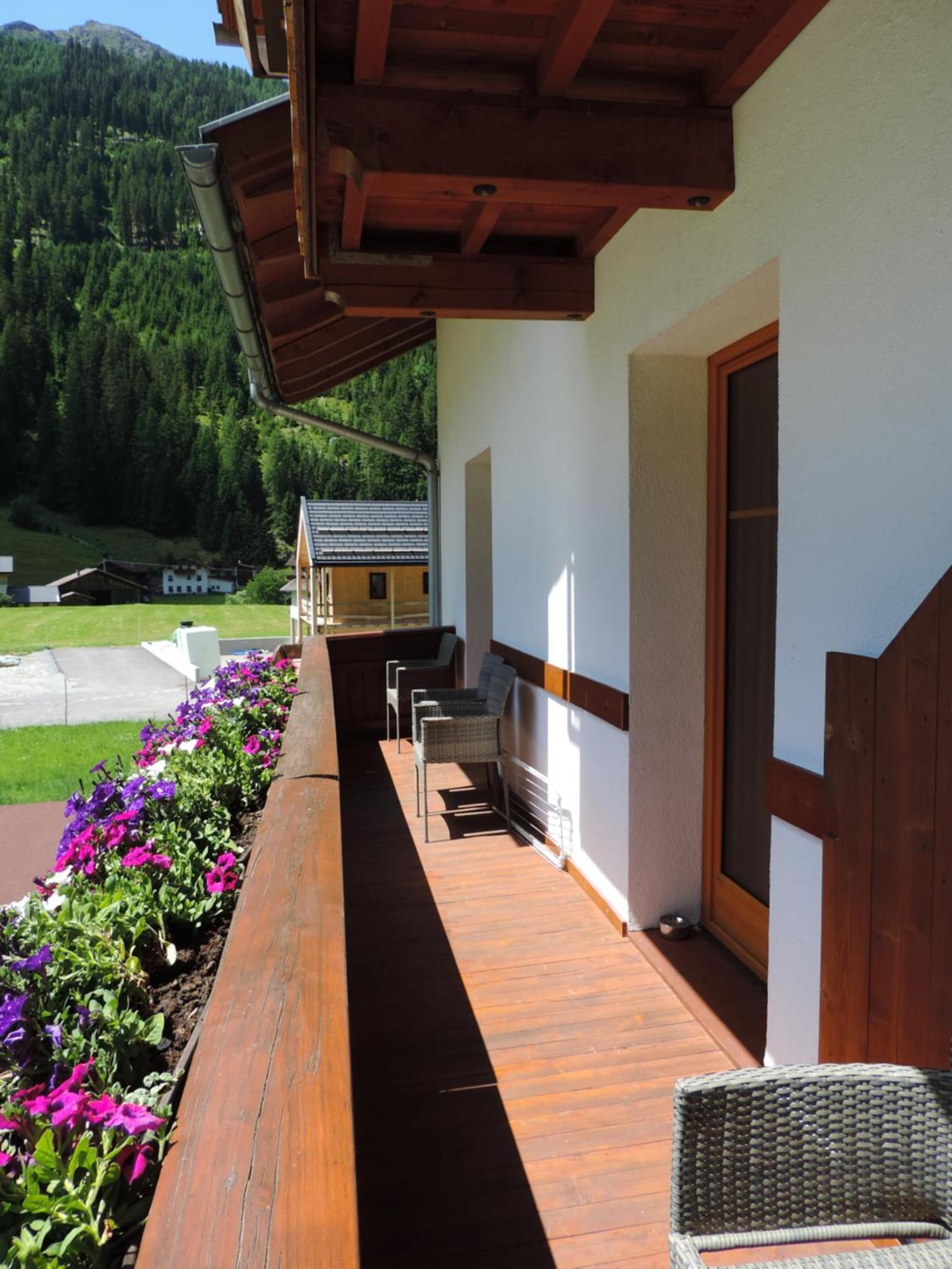 Haus Renate Aparthotel Kaunertal Exterior photo