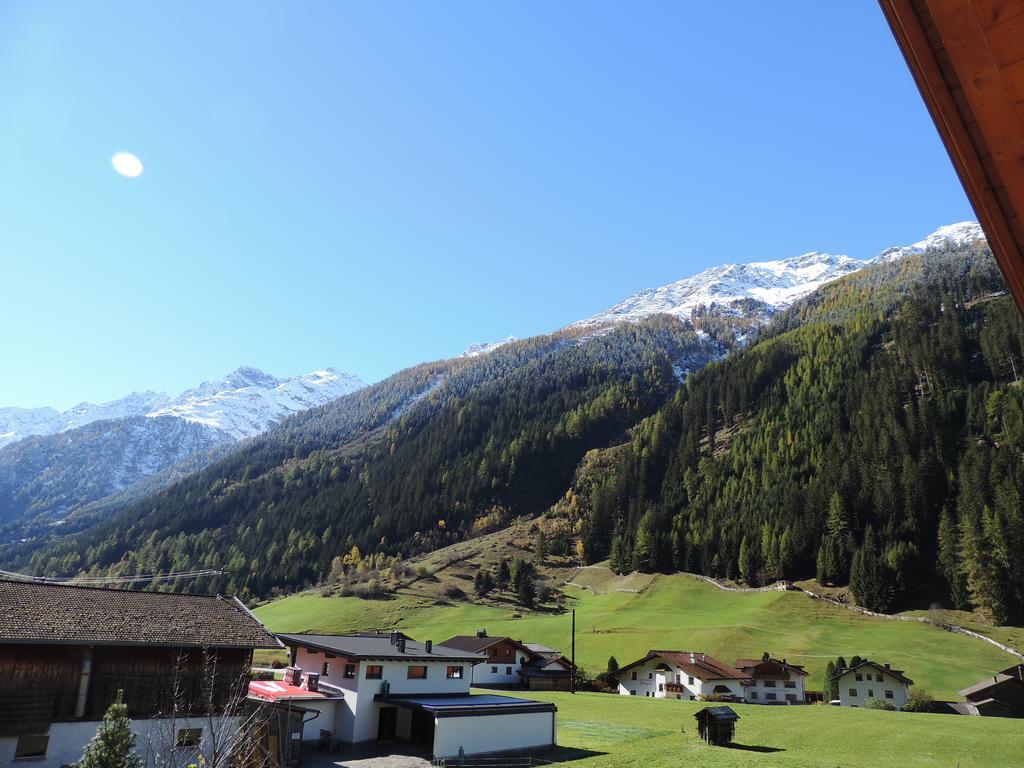 Haus Renate Aparthotel Kaunertal Room photo