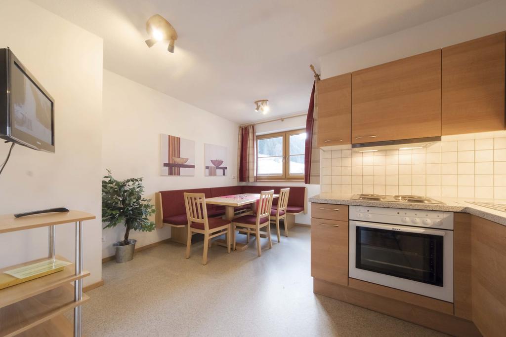 Haus Renate Aparthotel Kaunertal Room photo