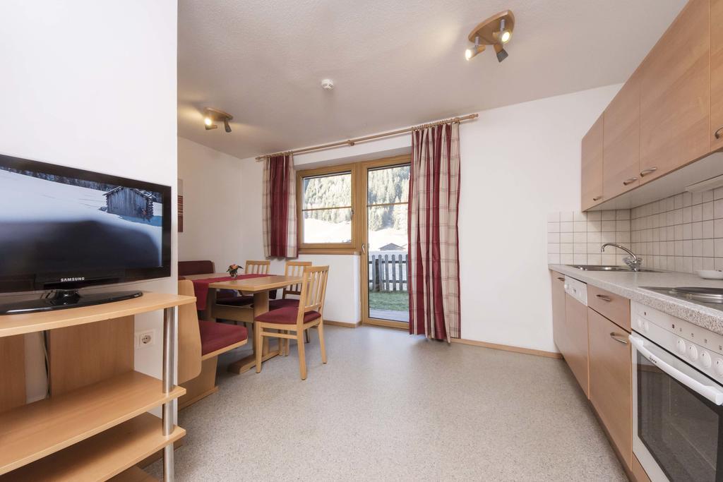 Haus Renate Aparthotel Kaunertal Room photo